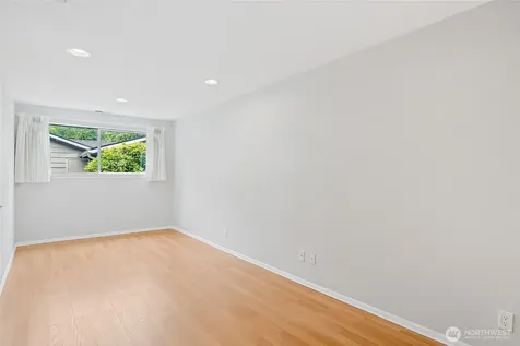 4404 230th Place SW Mountlake Terrace WA 98043