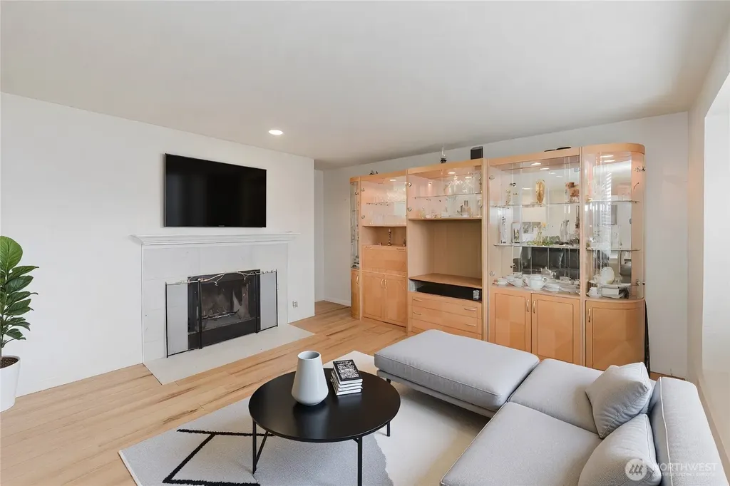 1760 W Sunn Fjord Lane Bremerton WA 98312
