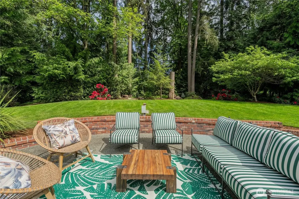 21835 NE 104th Place Redmond WA 98053