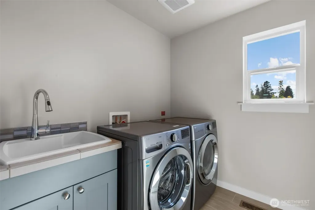 4810 216th Court SW Mountlake Terrace WA 98043