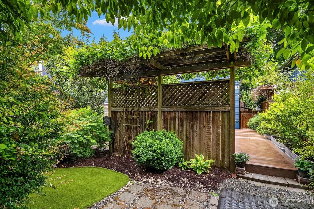 519 27th Avenue Seattle WA 98122
