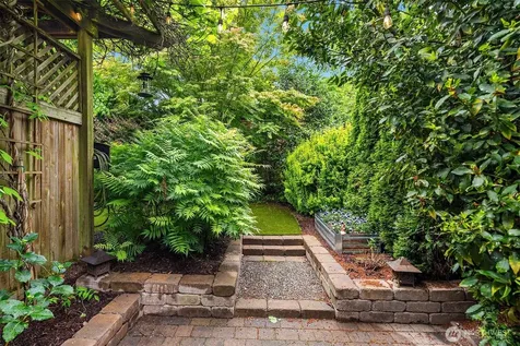 519 27th Avenue Seattle WA 98122