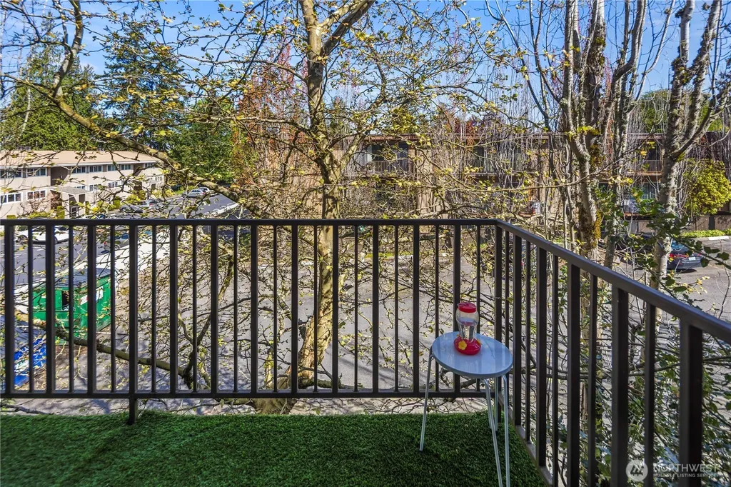 11008 NE 68th Street Kirkland WA 98033