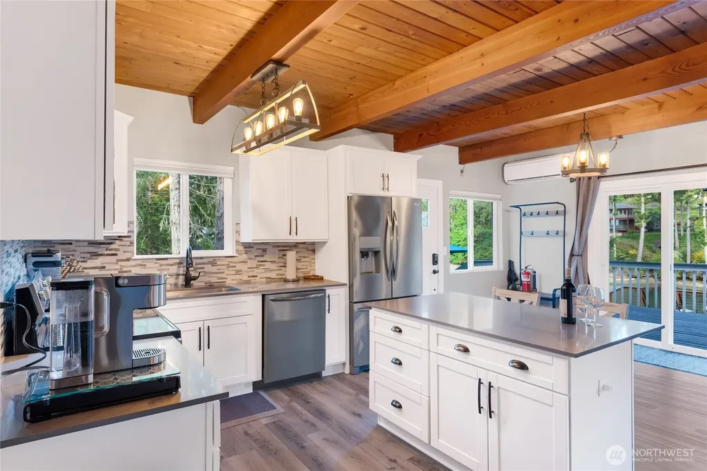 61 E Orchard Beach Drive Grapeview WA 98546