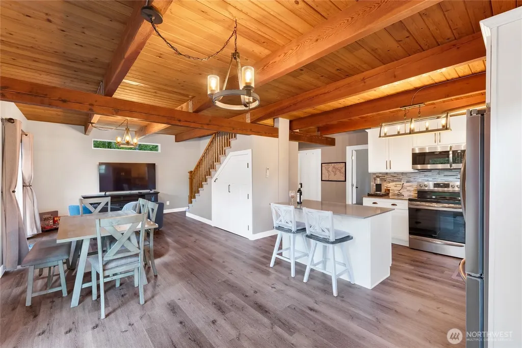 61 E Orchard Beach Drive Grapeview WA 98546