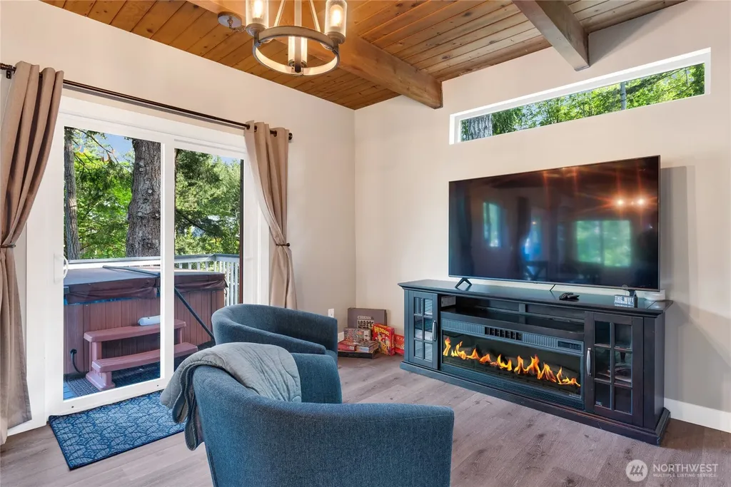 61 E Orchard Beach Drive Grapeview WA 98546