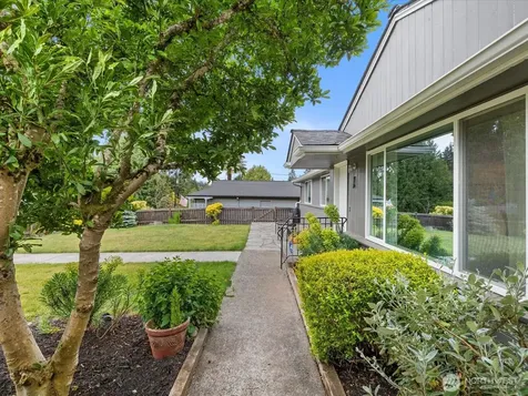 1826 N 199th Street Shoreline WA 98133