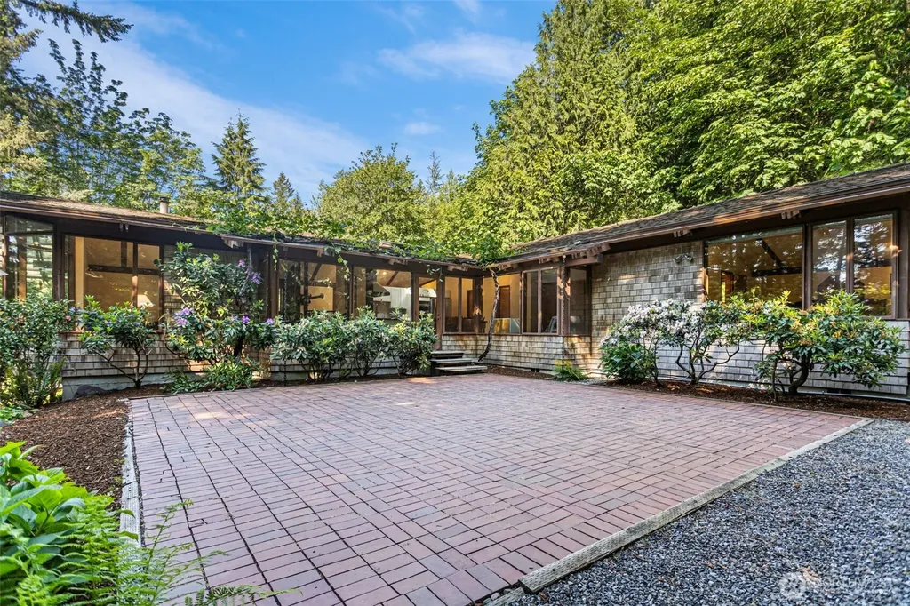 19611 NE Redmond Road Redmond WA 98053