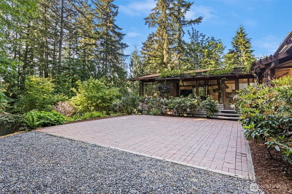19611 NE Redmond Road Redmond WA 98053