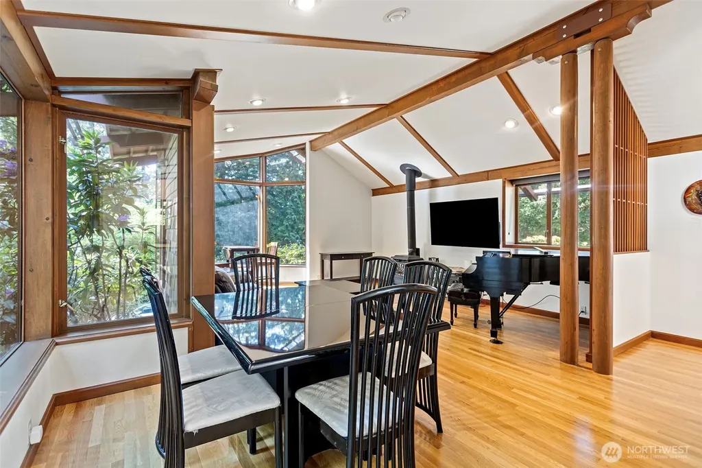 19611 NE Redmond Road Redmond WA 98053