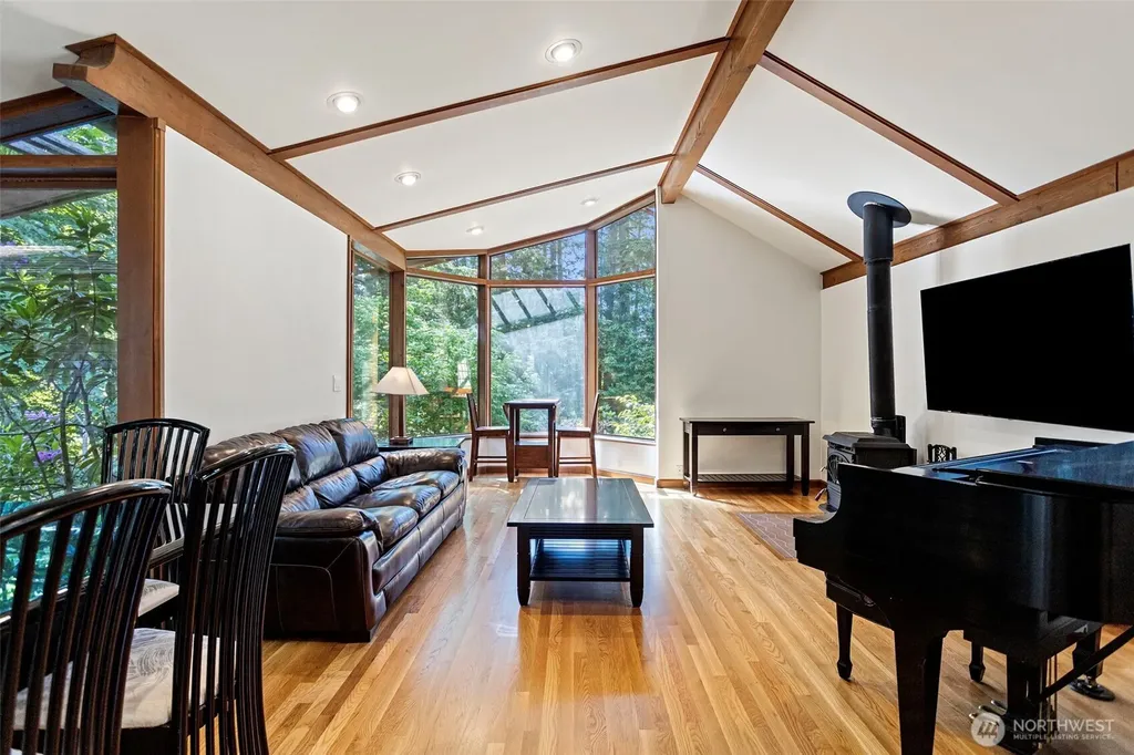 19611 NE Redmond Road Redmond WA 98053