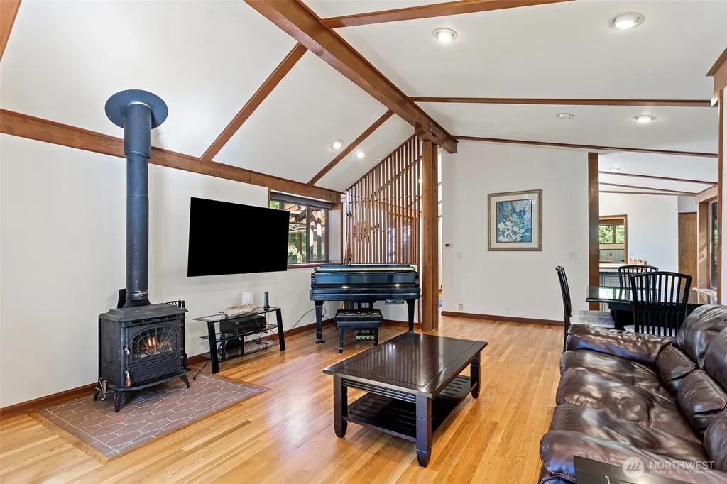 19611 NE Redmond Road Redmond WA 98053