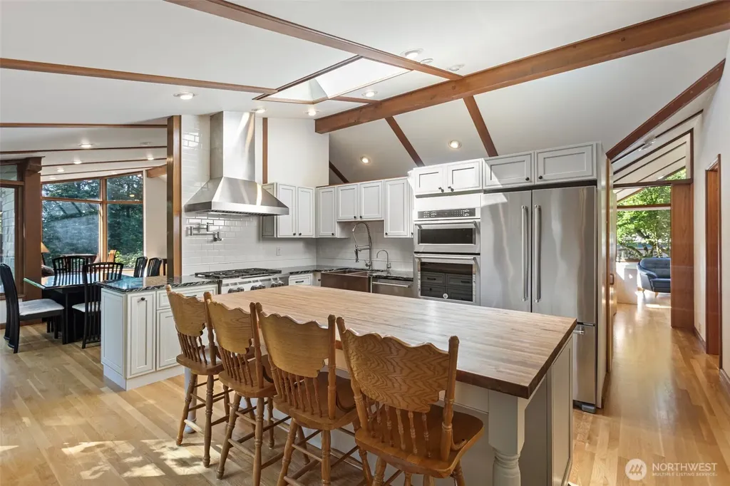 19611 NE Redmond Road Redmond WA 98053