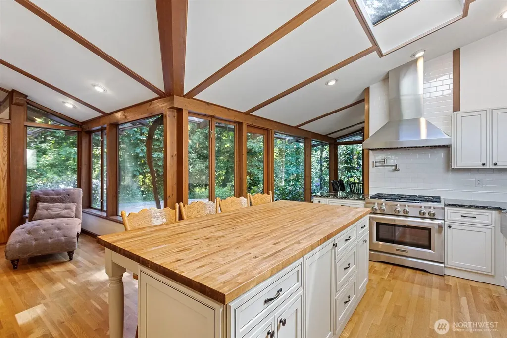 19611 NE Redmond Road Redmond WA 98053
