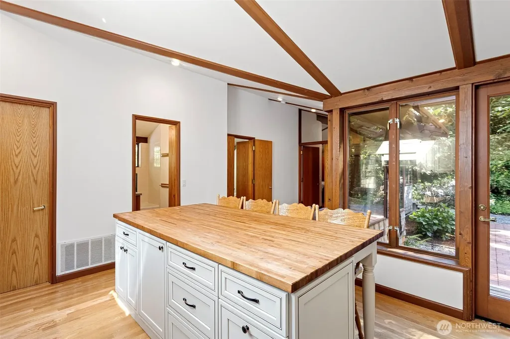 19611 NE Redmond Road Redmond WA 98053
