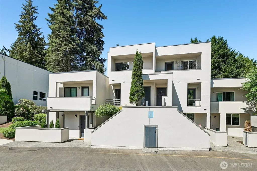 17001 Inglewood Road NE Kenmore WA 98028