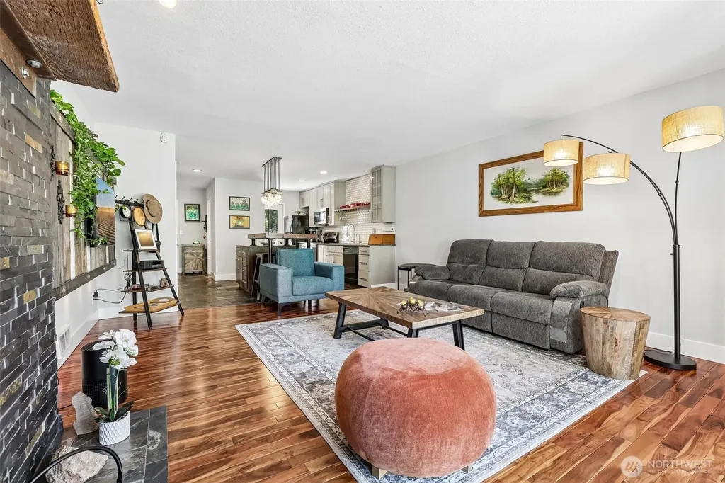 17001 Inglewood Road NE Kenmore WA 98028