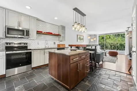 17001 Inglewood Road NE Kenmore WA 98028