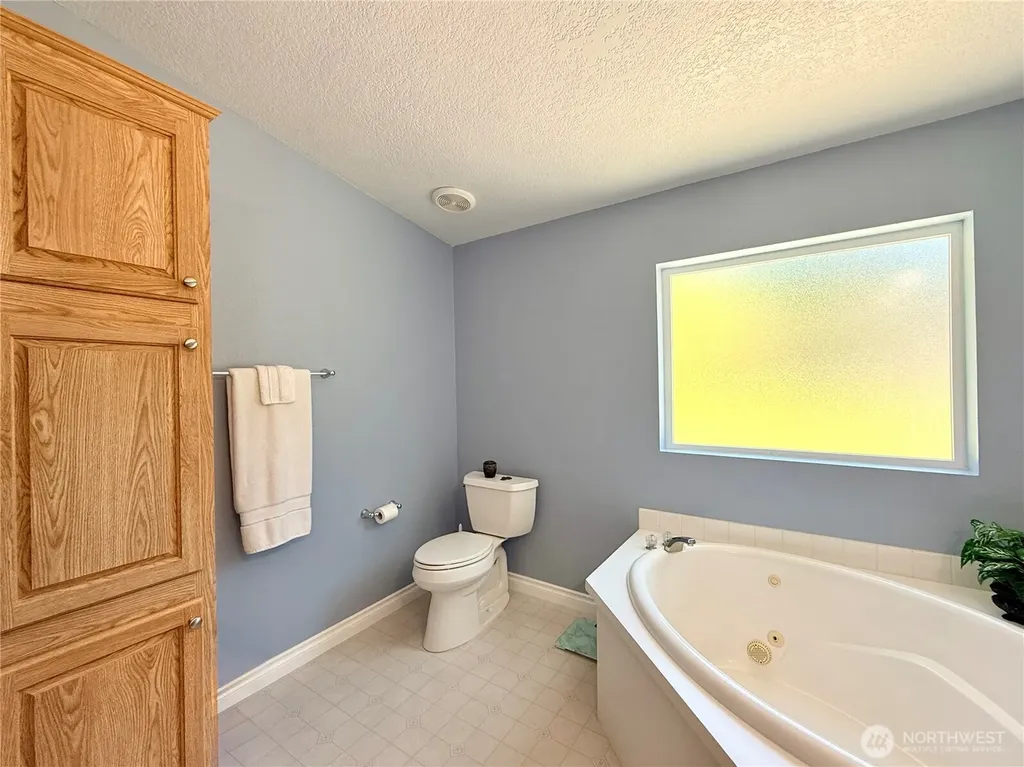 2514 Alonda Lane NE Olympia WA 98516