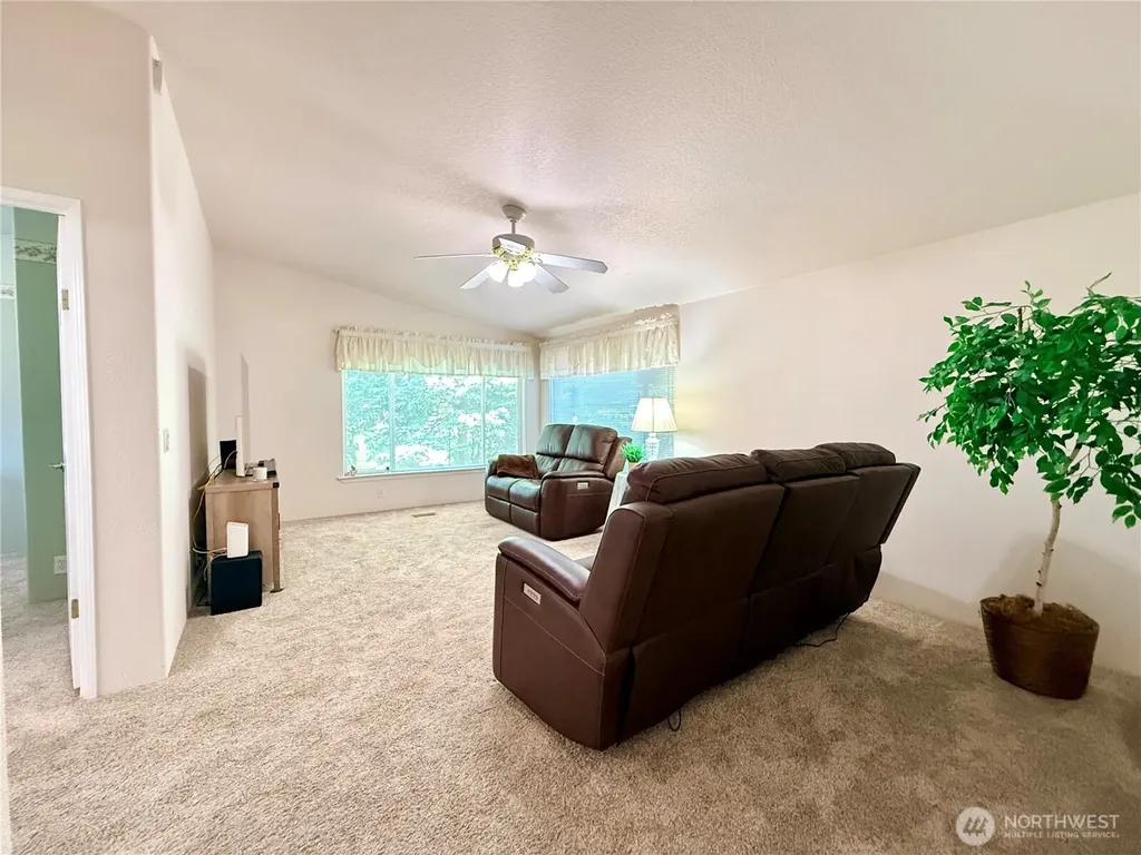 2514 Alonda Lane NE Olympia WA 98516