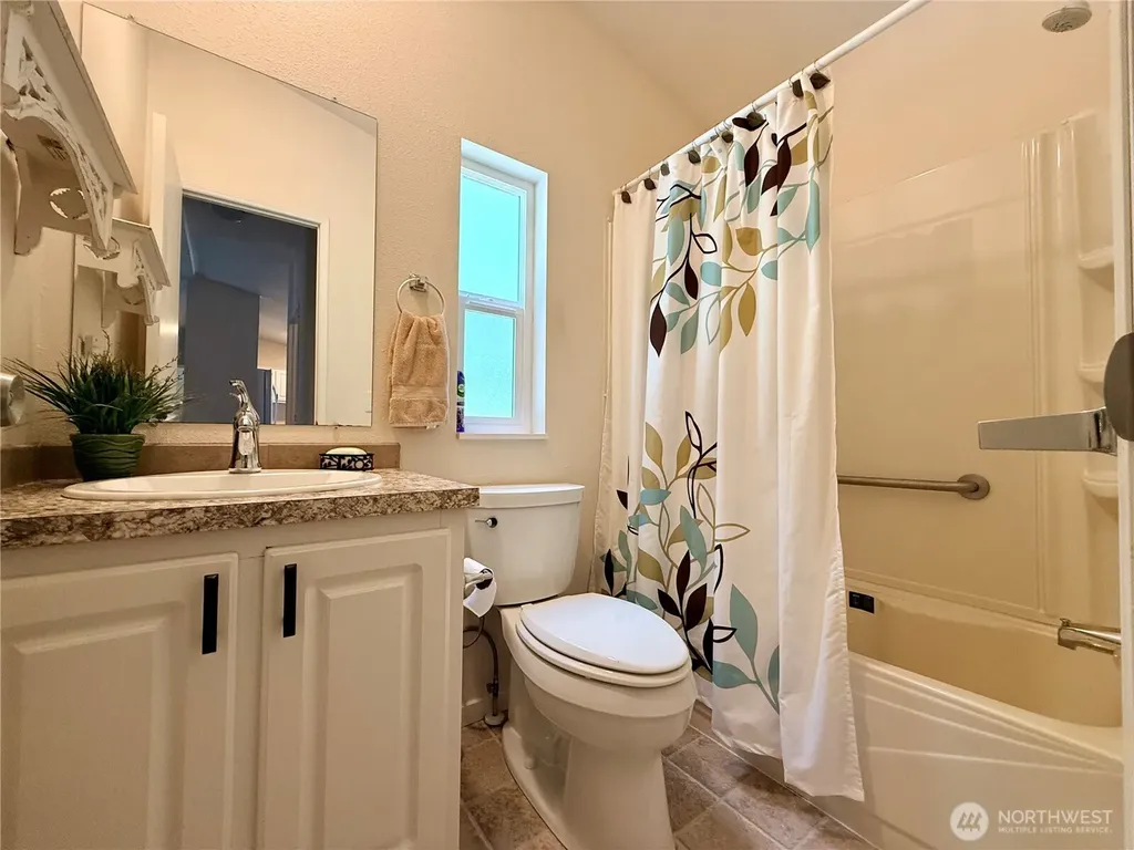 2512 Alonda Lane NE Olympia WA 98516