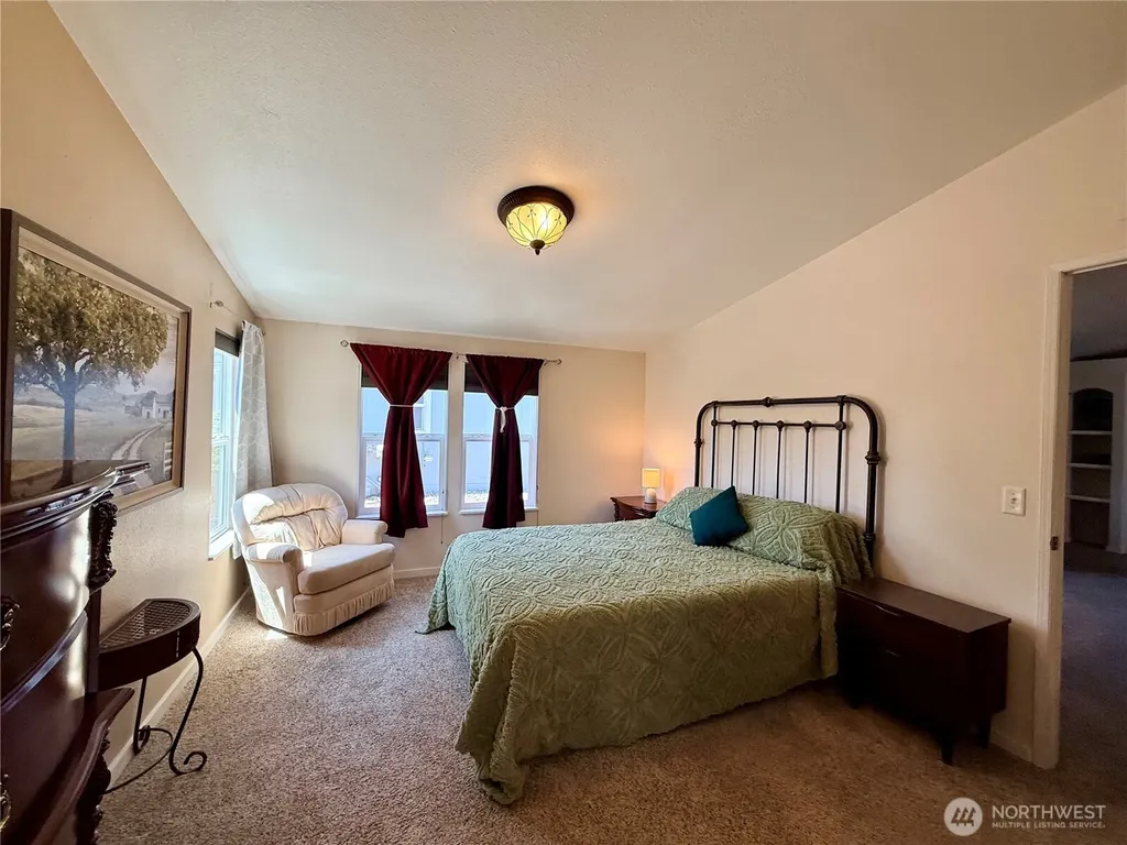 2512 Alonda Lane NE Olympia WA 98516