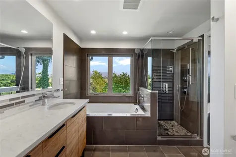 12103 Hilynn Drive Burlington WA 98233