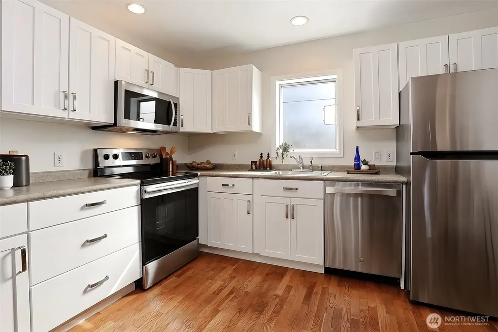 3406 W Government Way Seattle WA 98199