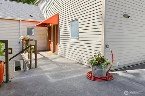 3406 W Government Way Seattle WA 98199