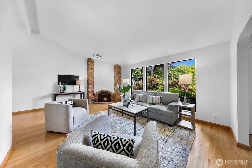 13800 SE 21st Street Bellevue WA 98005