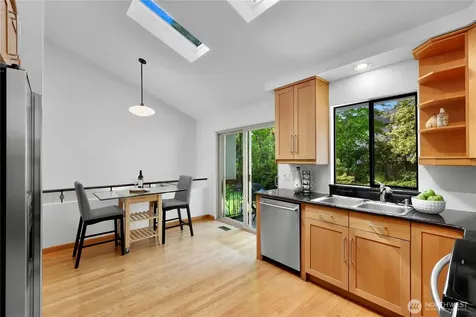 13800 SE 21st Street Bellevue WA 98005