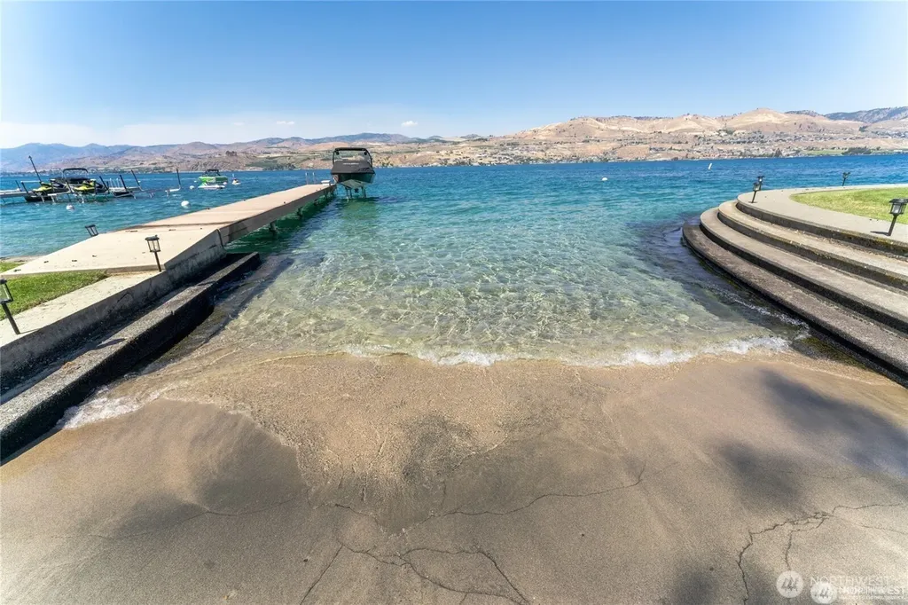 43 Gold Coast Lane Chelan WA 98816