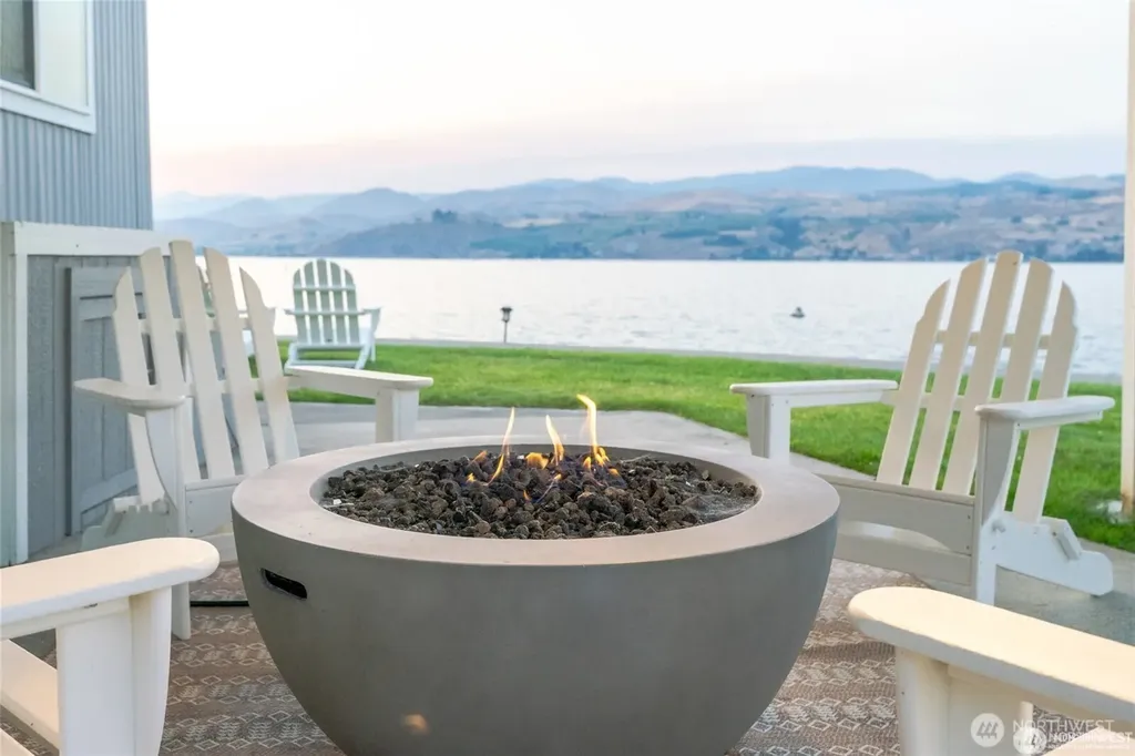 43 Gold Coast Lane Chelan WA 98816