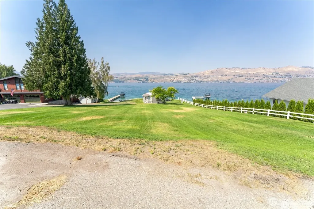 43 Gold Coast Lane Chelan WA 98816