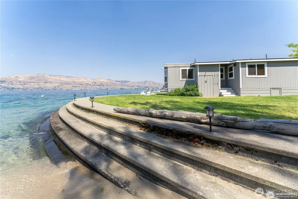 43 Gold Coast Lane Chelan WA 98816