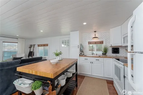 43 Gold Coast Lane Chelan WA 98816