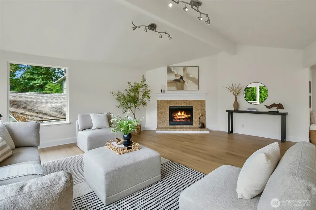 6164 NE 192nd Street Kenmore WA 98028