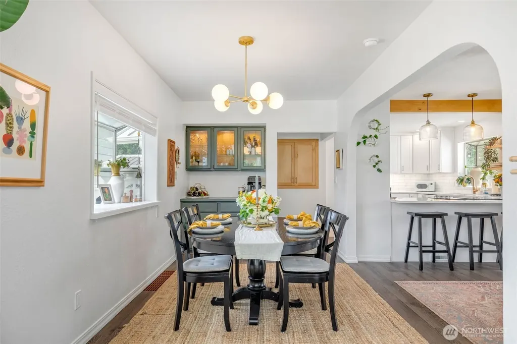 6533 20th Avenue NE Seattle WA 98115