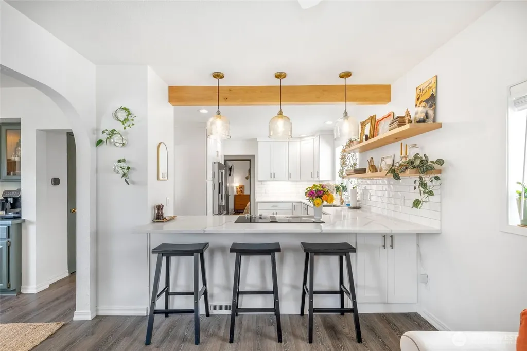 6533 20th Avenue NE Seattle WA 98115