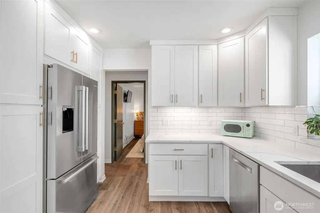 6533 20th Avenue NE Seattle WA 98115