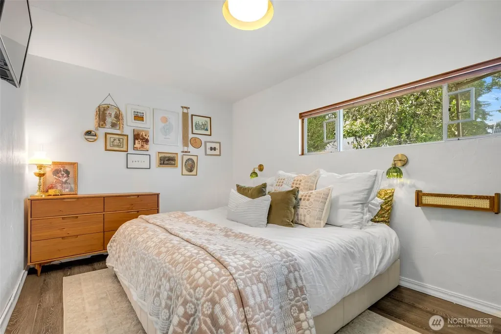6533 20th Avenue NE Seattle WA 98115
