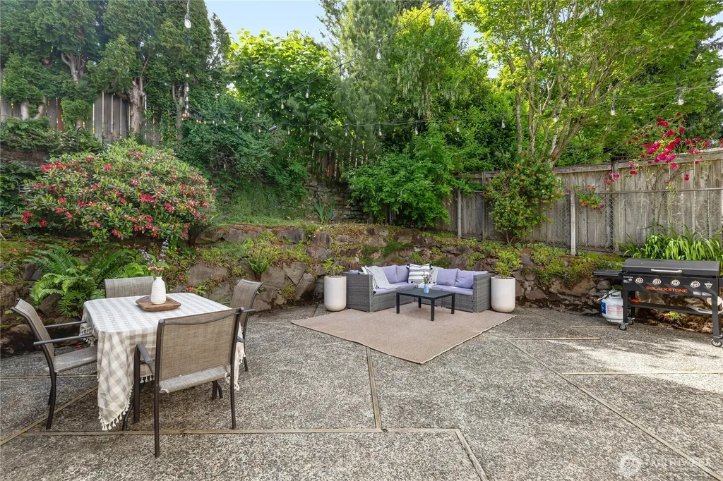 6533 20th Avenue NE Seattle WA 98115