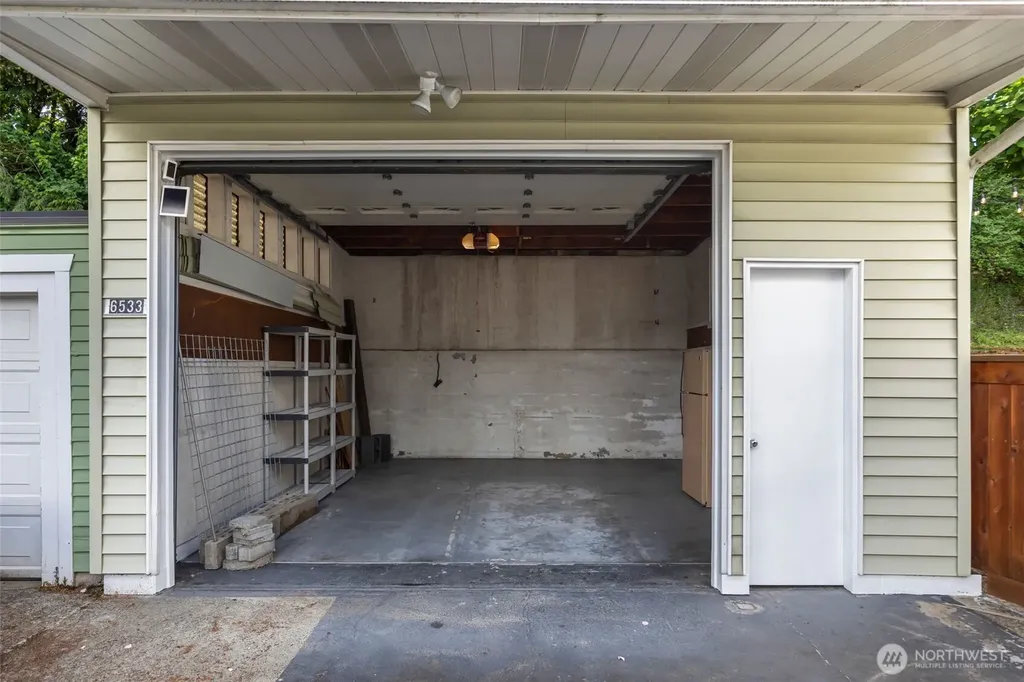 6533 20th Avenue NE Seattle WA 98115