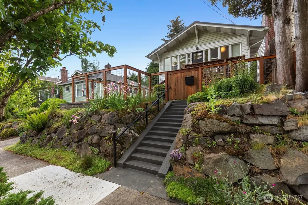 6533 20th Avenue NE Seattle WA 98115