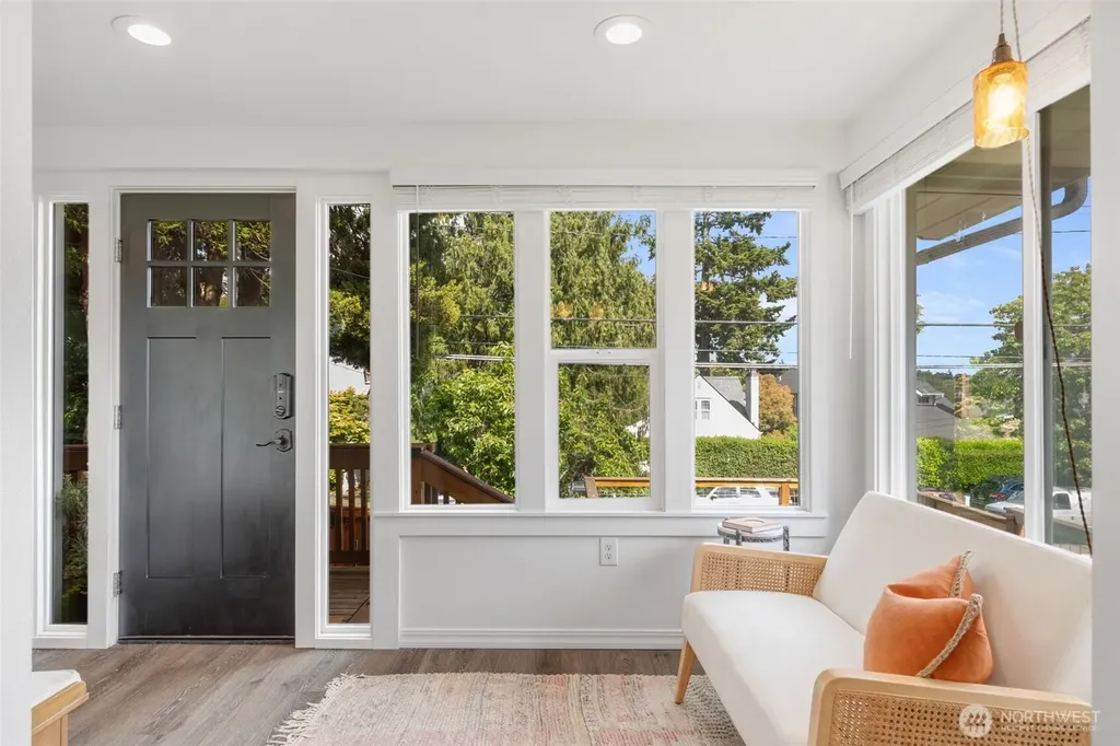 6533 20th Avenue NE Seattle WA 98115