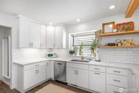 6533 20th Avenue NE Seattle WA 98115