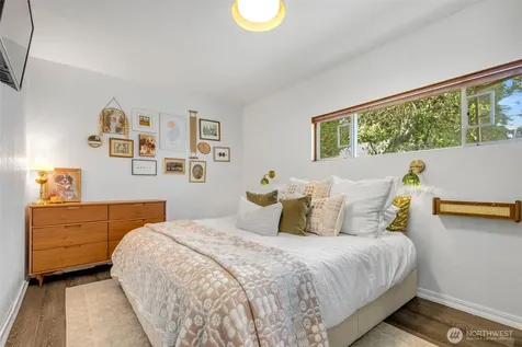 6533 20th Avenue NE Seattle WA 98115