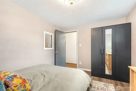 6533 20th Avenue NE Seattle WA 98115