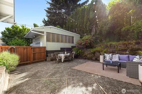 6533 20th Avenue NE Seattle WA 98115