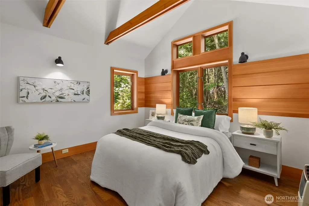 22002 Dewberry Road NE Indianola WA 98342